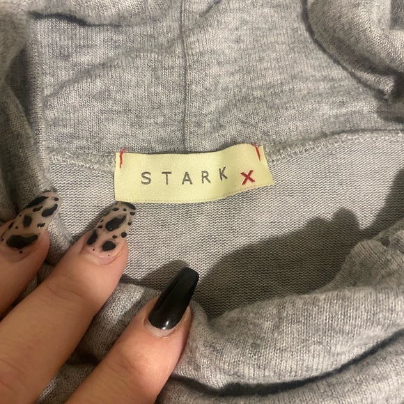 Super soft and light grey turtleneck with cowl neck and diagonal cut - Picture 2 of 2